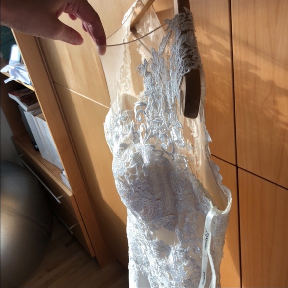 Cosmobella Milano Lace Wedding Dress - Picture 6 of 10